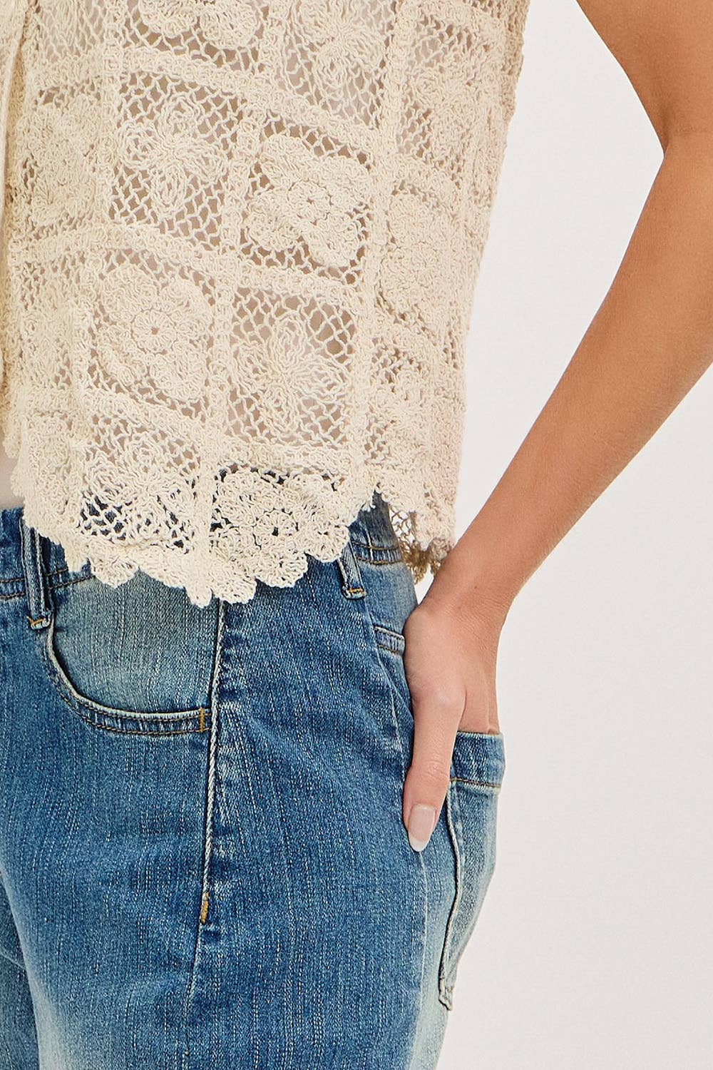 BOHEMIAN FEEL FLORAL PATTERN CROCHET LACE  TANK TOP