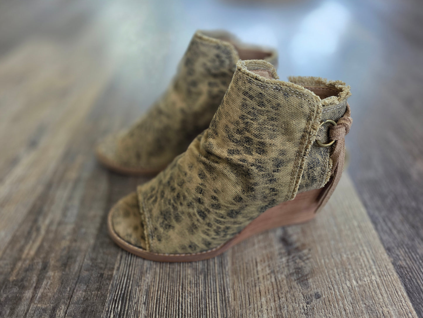 Leopard Keely Very G Wedges